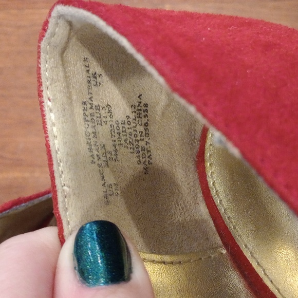 Sz 9 Red Glo Heels - Picture 3 of 5